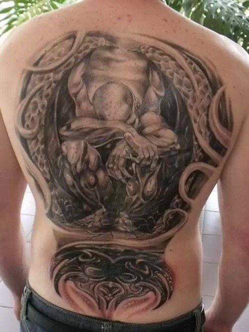 点击大图看下一张：值得一看的男士满背纹身图4