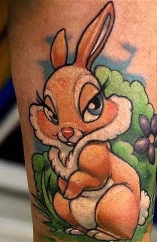 点击大图看下一张：萌萌的小兔子纹身