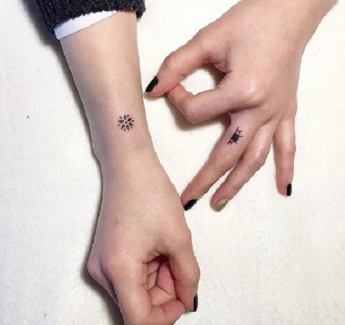 点击大图看下一张：手上的 Mini Tattoo图2