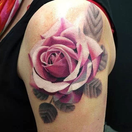 点击大图看下一张：梦幻般的唯美玫瑰纹身