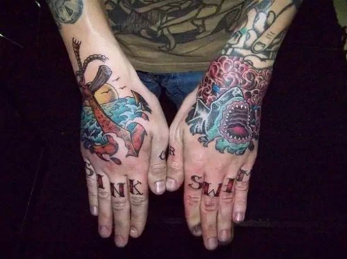 点击大图看下一张：与众不同的个性手背纹身图3