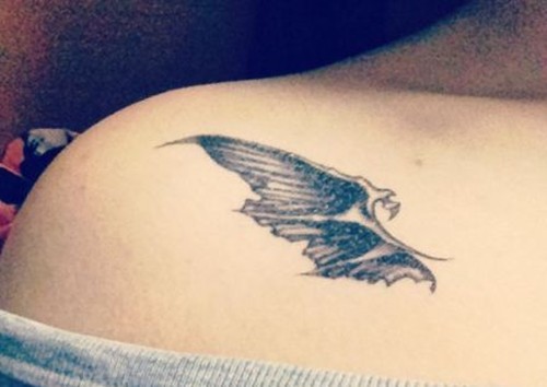 点击大图看下一张：神秘的恶魔翅膀纹身图片