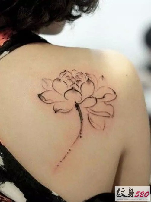 点击大图看下一张：圣洁的莲花纹身图案
