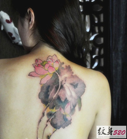点击大图看下一张：圣洁的莲花纹身图案图5