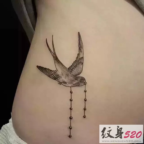 点击大图看下一张：可爱的黑白燕子纹身图案大全