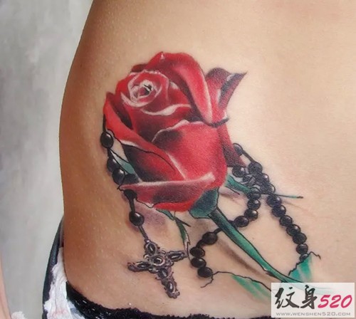 点击大图看下一张：最美的礼物  玫瑰纹身