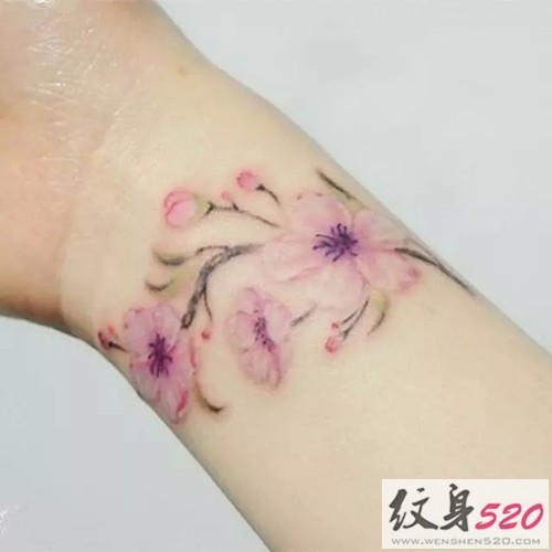 点击大图看下一张：tattooist silo 的唯美柔和艺术纹身图5