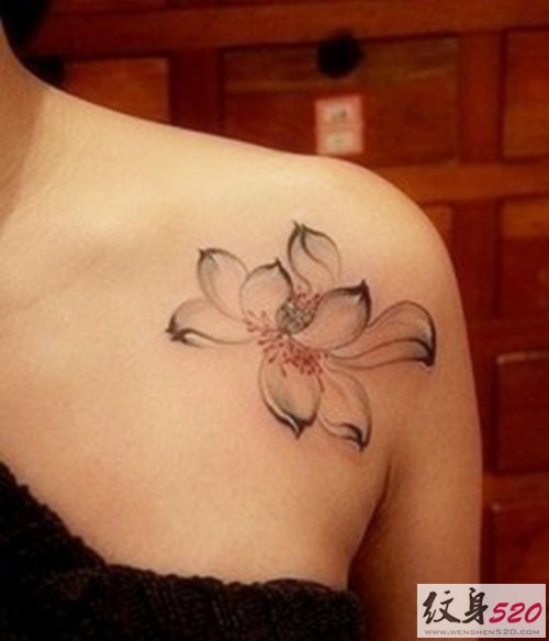 点击大图看下一张：肩部高贵圣洁的莲花纹身图7
