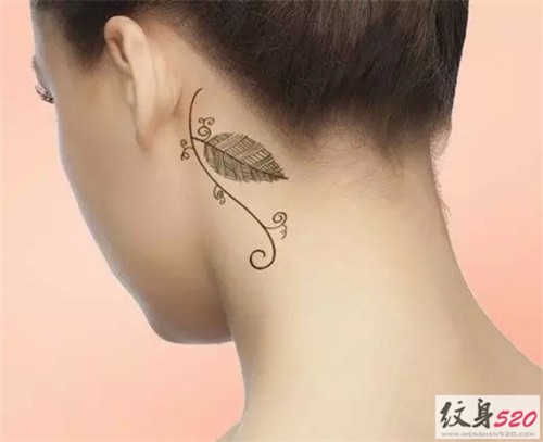 点击大图看下一张：耳后韩式小清新纹身图2