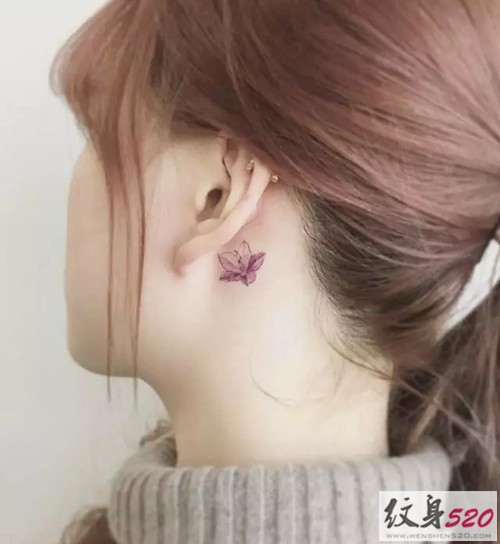 点击大图看下一张：耳后韩式小清新纹身图3