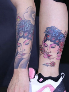 手臂与腿部的传统花旦纹身图片