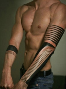 超级有男人味的手臂图腾纹身图片