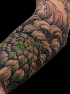 手臂3D菊花纹身图案