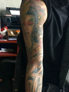 手臂一枚花妓纹身图片温柔贤惠