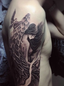 个性经典的美女天使纹身图片