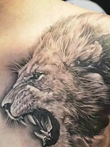 个性威武的狮子头纹身