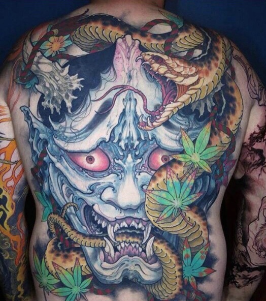 点击大图看下一张：满背炫酷无比的彩色般若纹身(1/1)