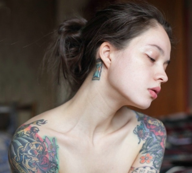 点击大图看下一张：欧美女性漂亮的双花臂图腾纹身(3/4)