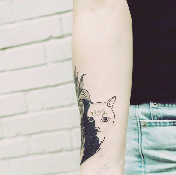 点击大图看下一张：小猫和美女一枚的创意手臂纹身(3/3)