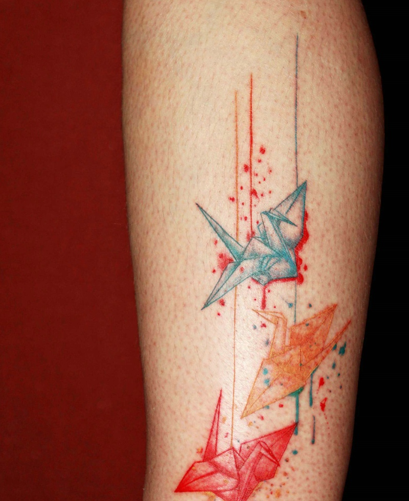 点击大图看下一张：漂亮的水彩千纸鹤纹身(1/1)