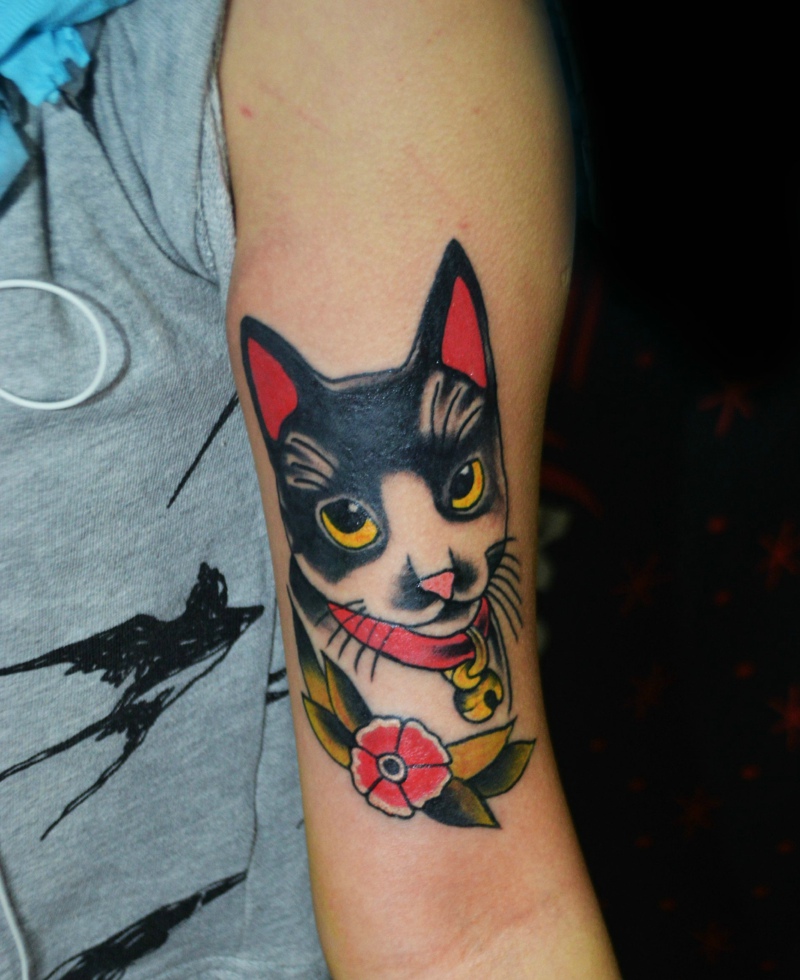 点击大图看下一张：手臂内侧可爱的小猫咪纹身图片(1/1)