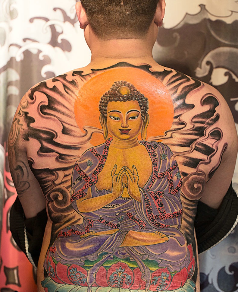 点击大图看下一张：彩色个性如来佛祖满背纹身图案(1/1)