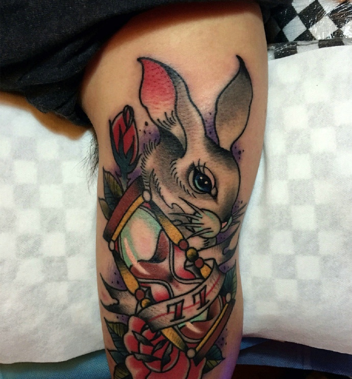 点击大图看下一张：可爱萌萌的彩色小兔子纹身图片(2/2)