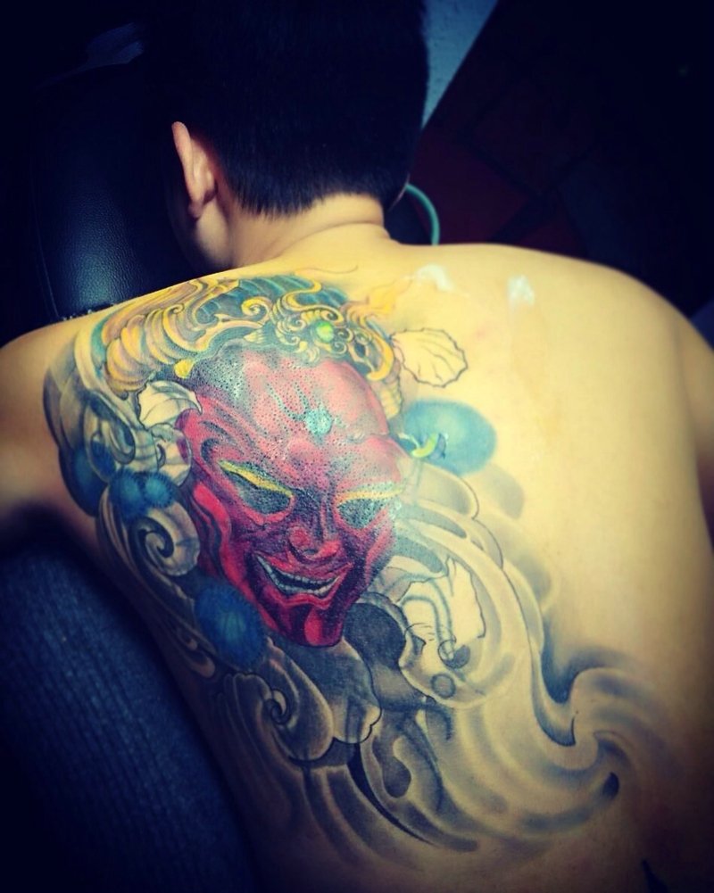 点击大图看下一张：型男臂膀上的霸气纹身(1/2)