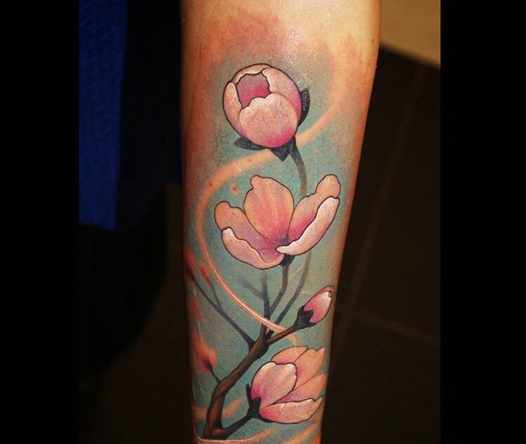 点击大图看下一张：手臂花朵纹身图片正是花开的好季节(1/1)