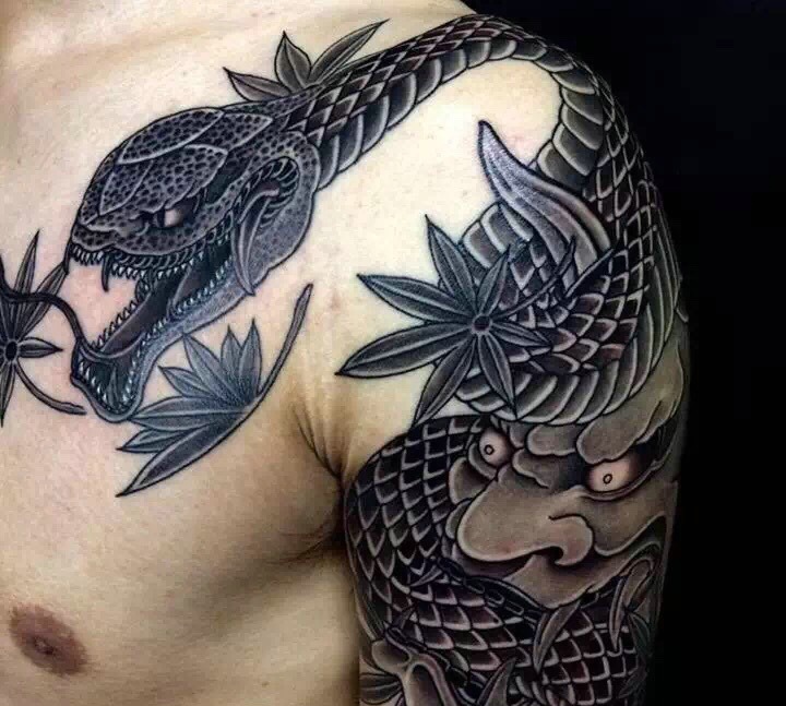 点击大图看下一张：般若吞蛇的另类纹身图片个性十足(1/1)