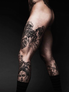 让人忍不住遐想的双腿部个性纹身图片