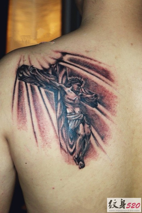 点击大图看下一张：背部经典耶稣肖像纹身图3