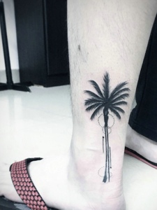 小腿椰子树纹身刺青好看极了