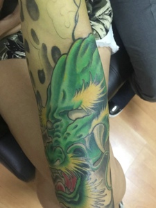 包小臂传统绿色邪龙纹身刺青