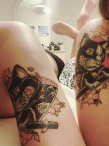 私房中的性感情侣花臂小猫纹身刺青