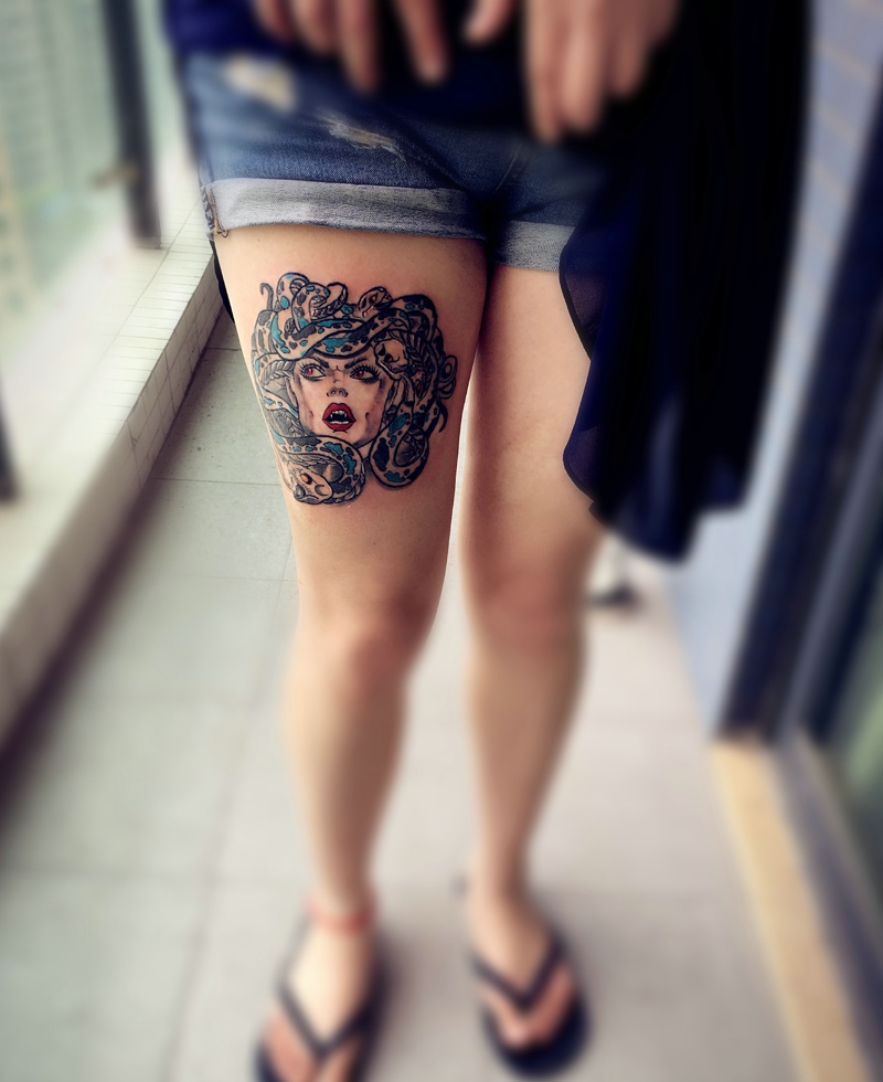 点击大图看下一张：女生大腿个性欧式图腾纹身刺青