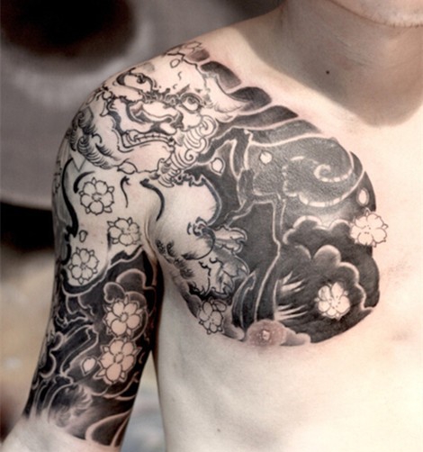 点击大图看下一张：传统中国风唐狮半甲纹身
