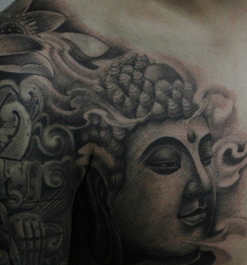 点击大图看下一张：男士经典佛像半甲纹身