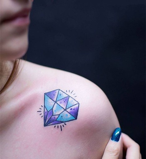 点击大图看下一张：漂亮精美的肩部钻石纹身图案