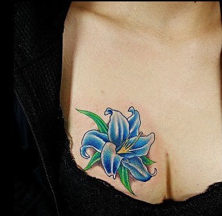 点击大图看下一张：清新花朵鲜花性感胸部纹身