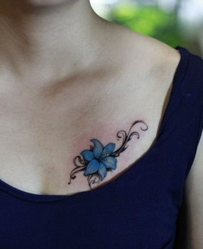 点击大图看下一张：清新花朵鲜花性感胸部纹身
