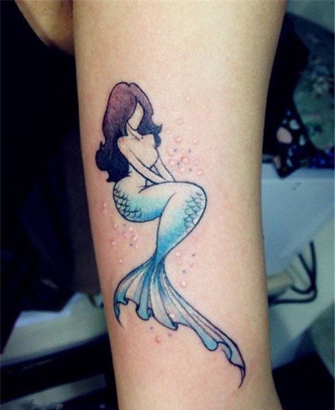 点击大图看下一张：唯美漂亮的美人鱼纹身