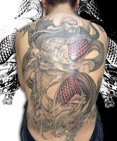 点击大图看下一张：威武霸气的降龙关公纹身