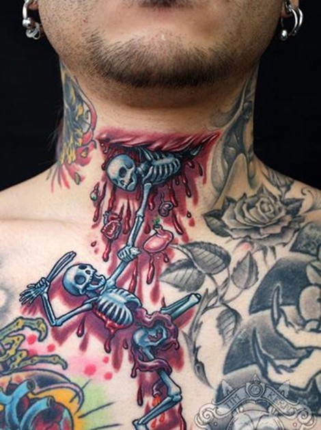 点击大图看下一张:脖子上高调夸张的纹身图案