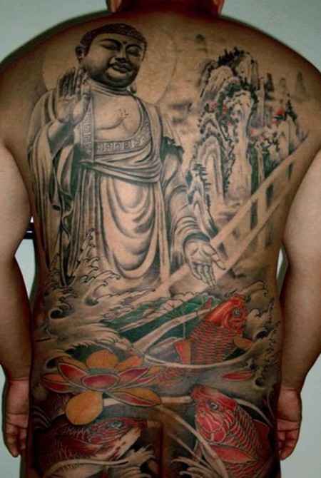 点击大图看下一张：传统经典的满背佛纹身