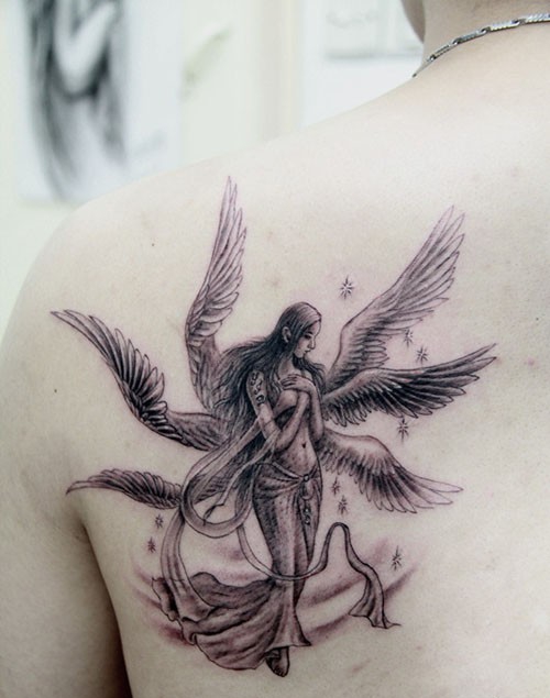 点击大图看下一张：纯洁神圣的肩部天使纹身图案大全