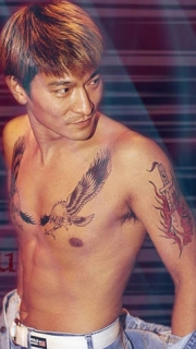 刘德华龙在江湖霸气的胸部纹身