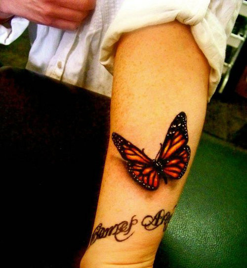 点击大图看下一张：手上的立体蝴蝶纹身