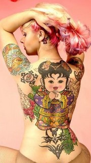 满背中国娃娃个性纹身