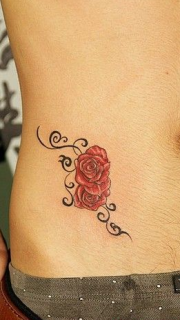 男性腹部个性玫瑰纹身